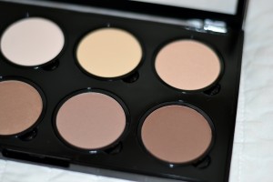 how to use the NYX highlight & contour pro palette