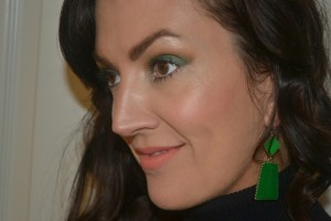 how-to-wear-green-eye-makeup
